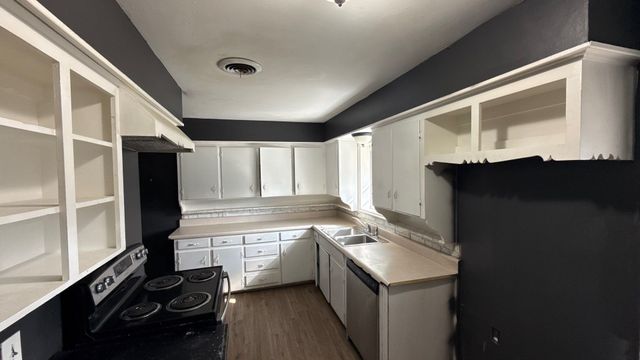 6200 Kentwood Place, Fort Worth, TX 76112