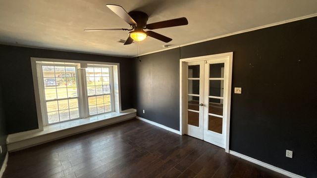 6200 Kentwood Place, Fort Worth, TX 76112