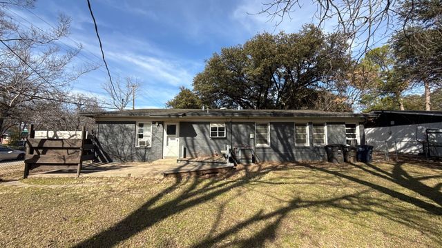 6200 Kentwood Place, Fort Worth, TX 76112