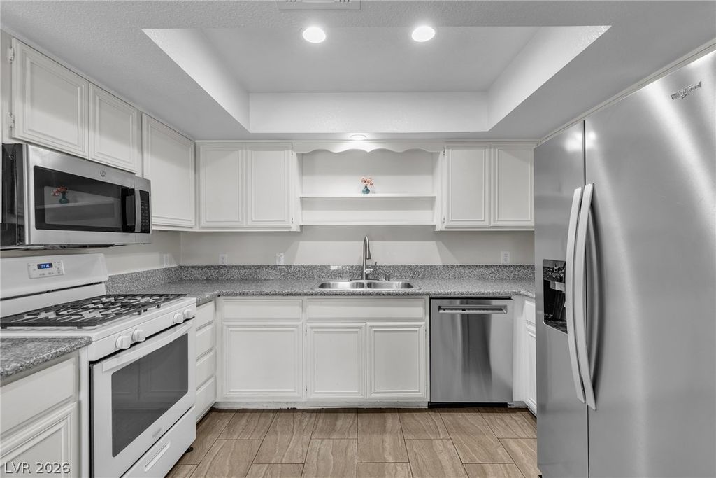 Image 2 of property listing at 5576 West Rochelle Avenue 32A, Las Vegas, NV 89103