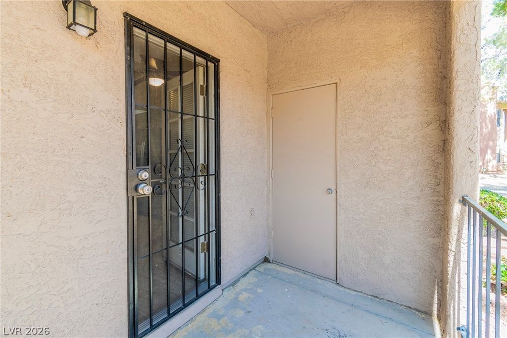 Image 22 of property listing at 5576 West Rochelle Avenue 32A, Las Vegas, NV 89103
