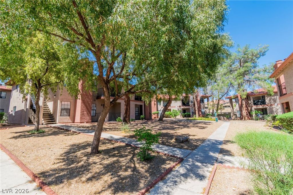 Image 23 of property listing at 5576 West Rochelle Avenue 32A, Las Vegas, NV 89103