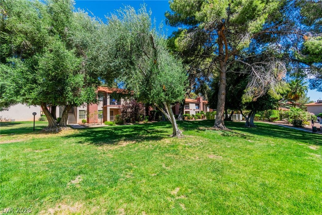 Image 25 of property listing at 5576 West Rochelle Avenue 32A, Las Vegas, NV 89103