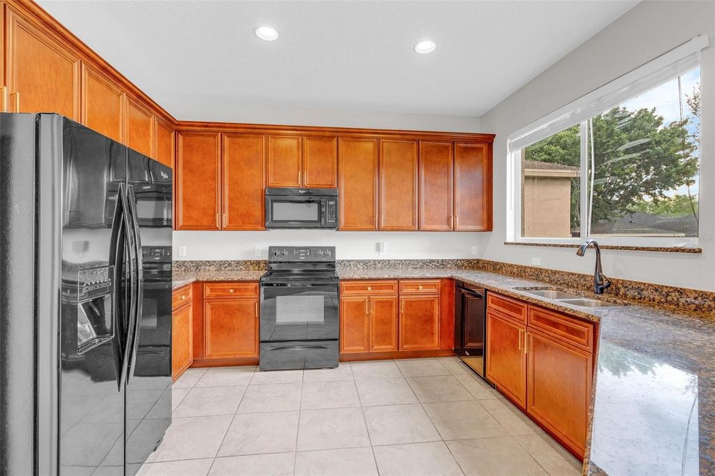 Image 11 of property listing at 13066 HATHERTON CIRCLE, Orlando, FL 32832