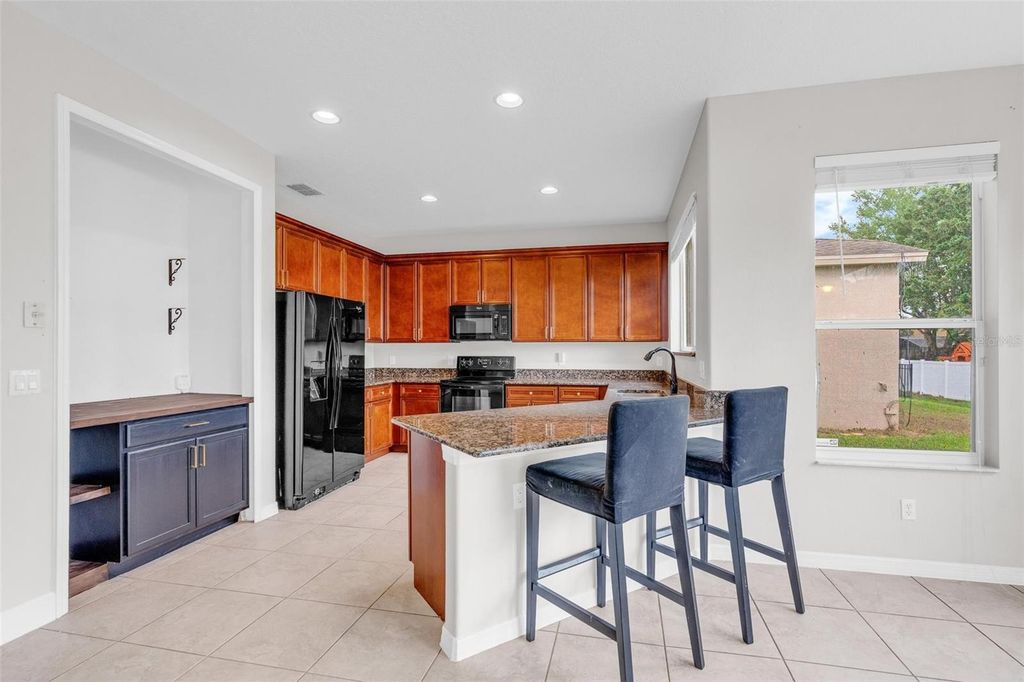 Image 12 of property listing at 13066 HATHERTON CIRCLE, Orlando, FL 32832