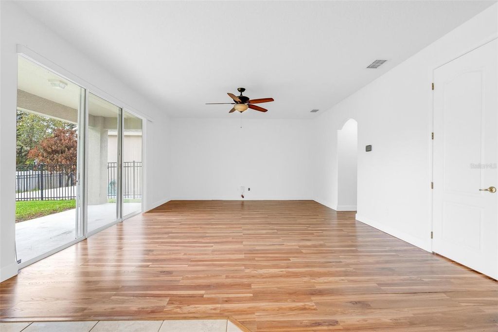 Image 19 of property listing at 13066 HATHERTON CIRCLE, Orlando, FL 32832