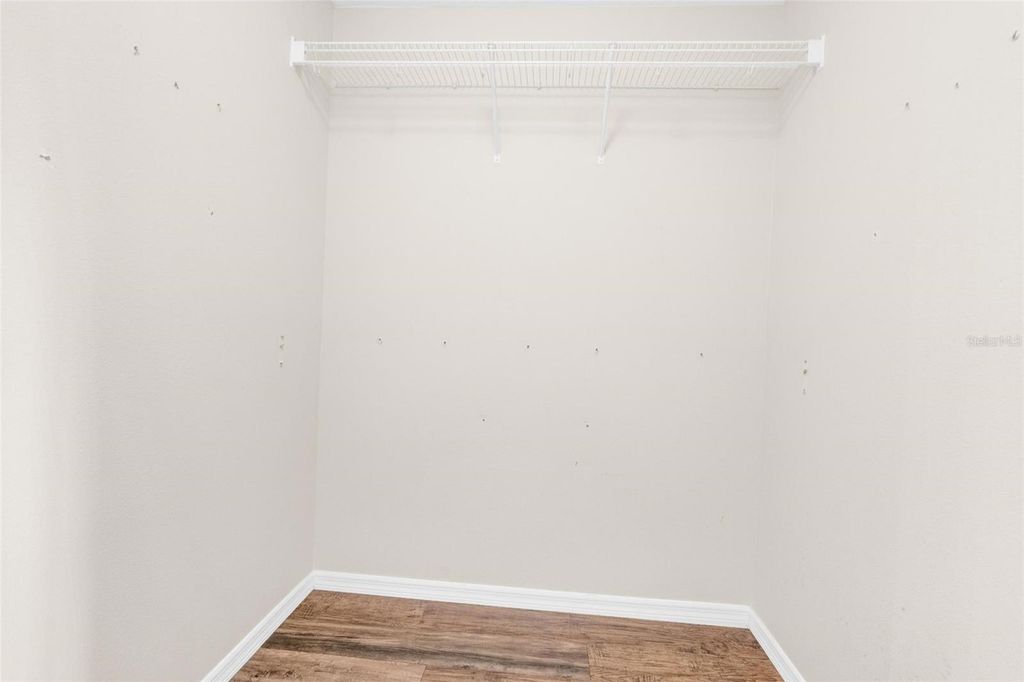 Image 37 of property listing at 13066 HATHERTON CIRCLE, Orlando, FL 32832