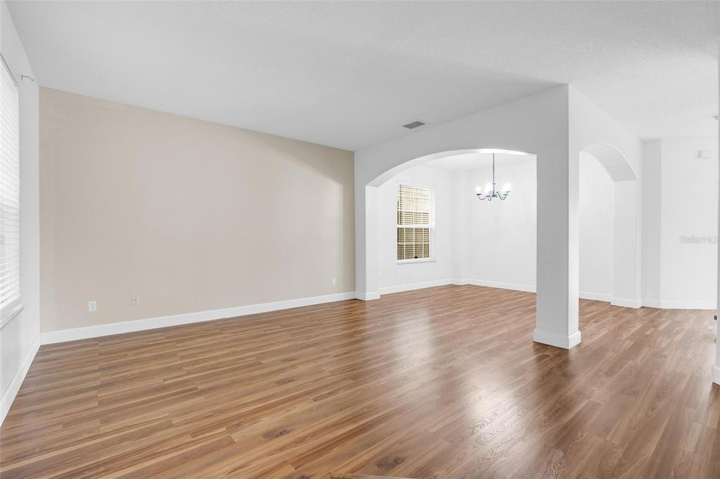 Image 5 of property listing at 13066 HATHERTON CIRCLE, Orlando, FL 32832