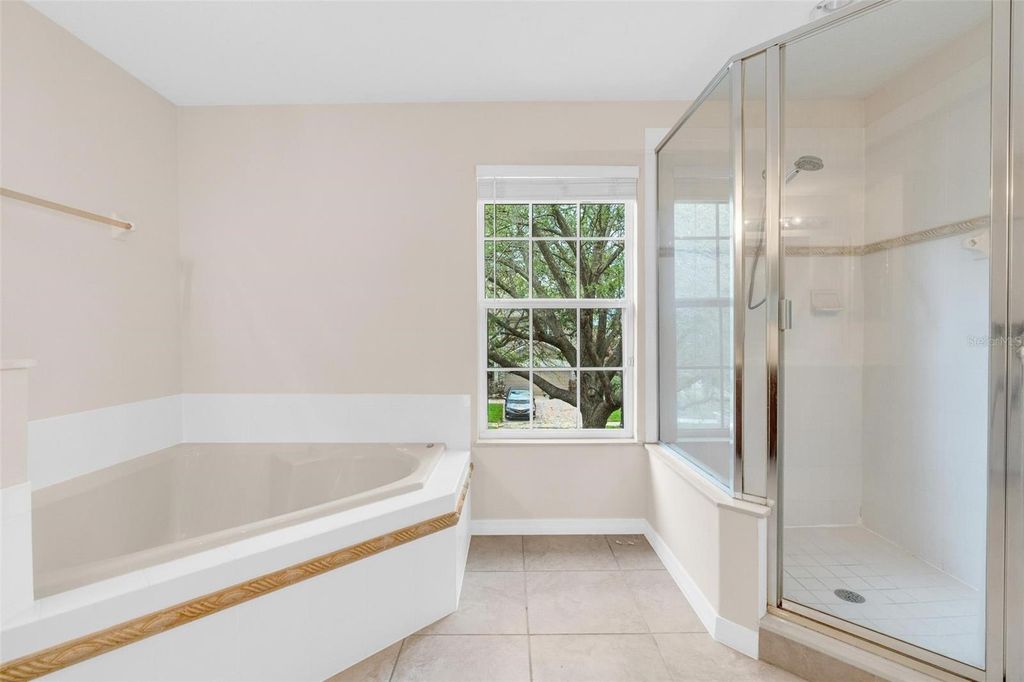 Image 44 of property listing at 13066 HATHERTON CIRCLE, Orlando, FL 32832