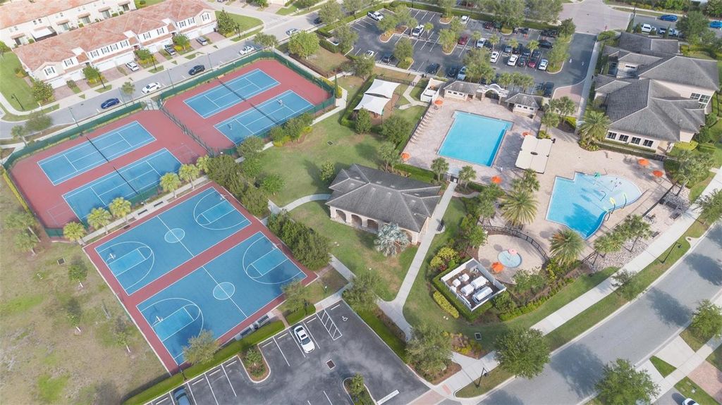 Image 63 of property listing at 13066 HATHERTON CIRCLE, Orlando, FL 32832