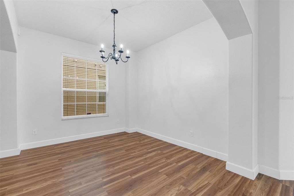 Image 9 of property listing at 13066 HATHERTON CIRCLE, Orlando, FL 32832