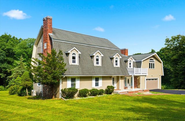 4 Hilltop Drive, Hudson, NH 03051
