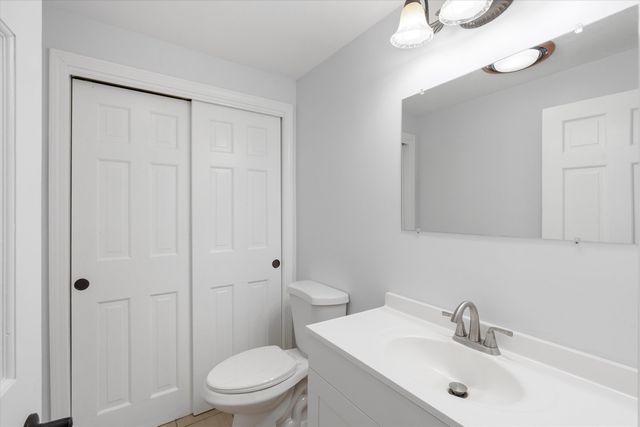 4 Hilltop Drive, Hudson, NH 03051