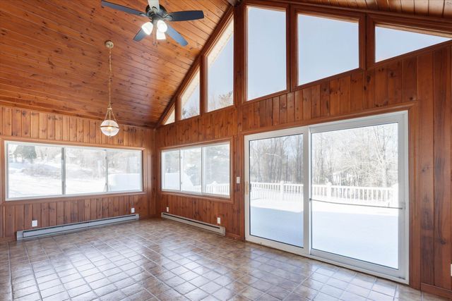 4 Hilltop Drive, Hudson, NH 03051