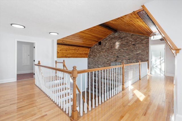 4 Hilltop Drive, Hudson, NH 03051