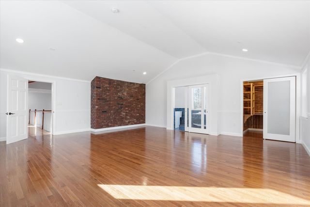 4 Hilltop Drive, Hudson, NH 03051