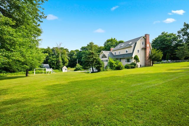 4 Hilltop Drive, Hudson, NH 03051