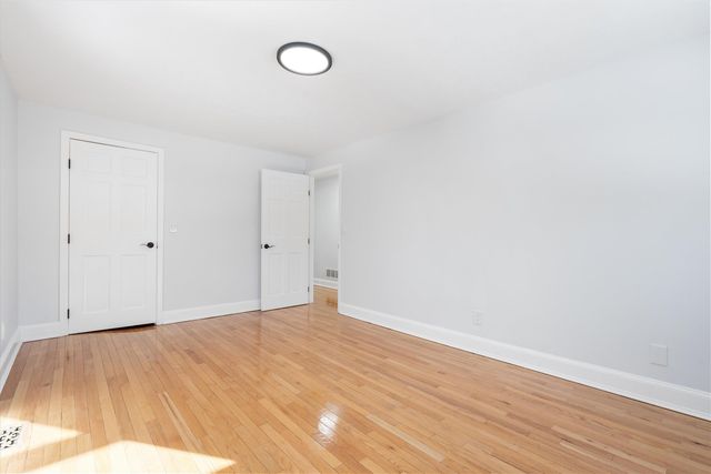4 Hilltop Drive, Hudson, NH 03051