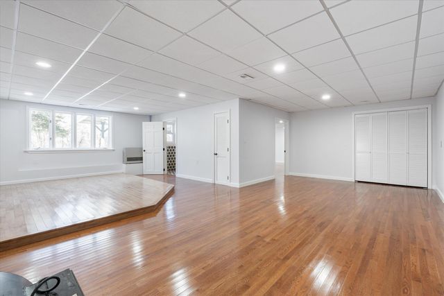 4 Hilltop Drive, Hudson, NH 03051