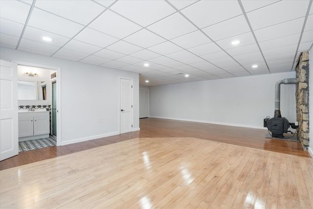 4 Hilltop Drive, Hudson, NH 03051