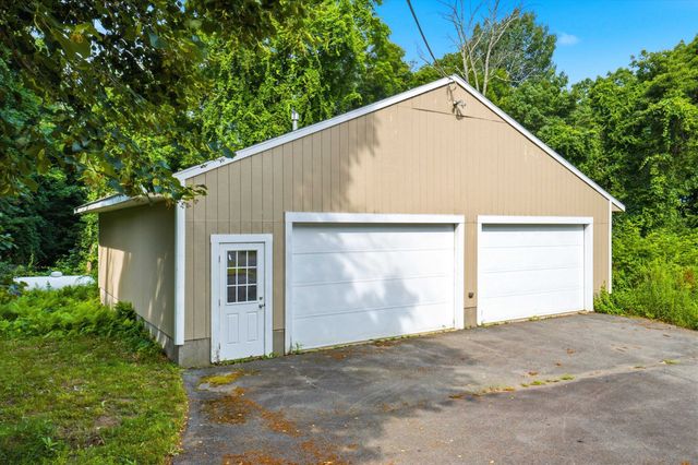 4 Hilltop Drive, Hudson, NH 03051