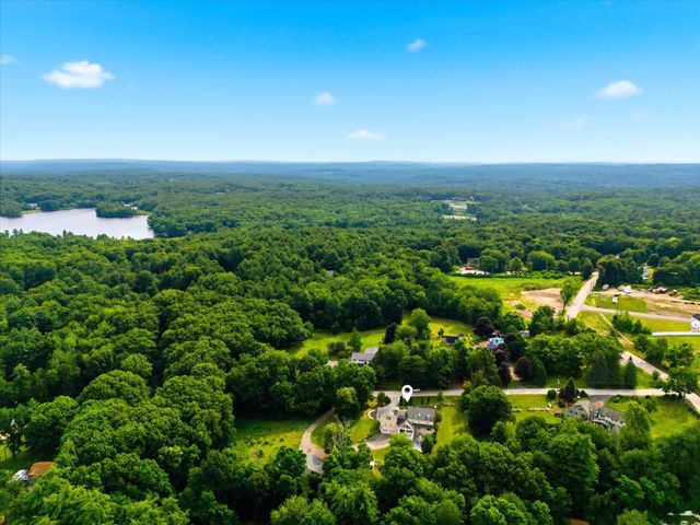 4 Hilltop Drive, Hudson, NH 03051