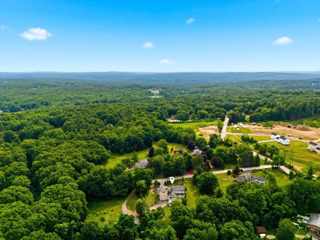 4 Hilltop Drive, Hudson, NH 03051