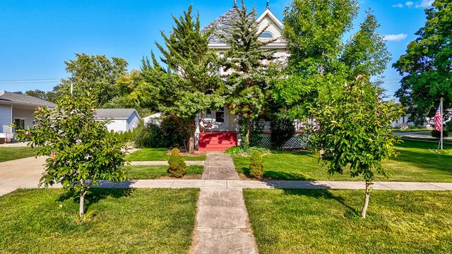 303 N Walnut Street, Wenona, IL 61377