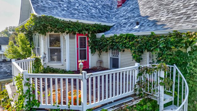 303 N Walnut Street, Wenona, IL 61377