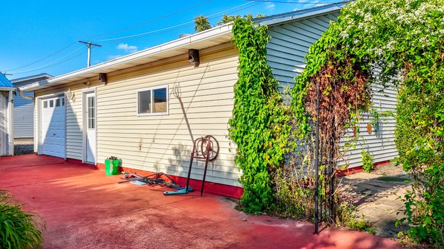 303 N Walnut Street, Wenona, IL 61377