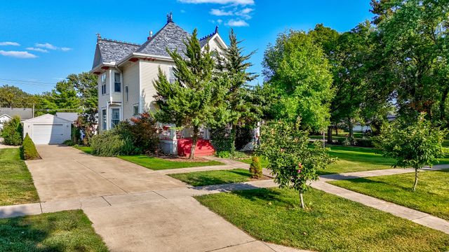 303 N Walnut Street, Wenona, IL 61377