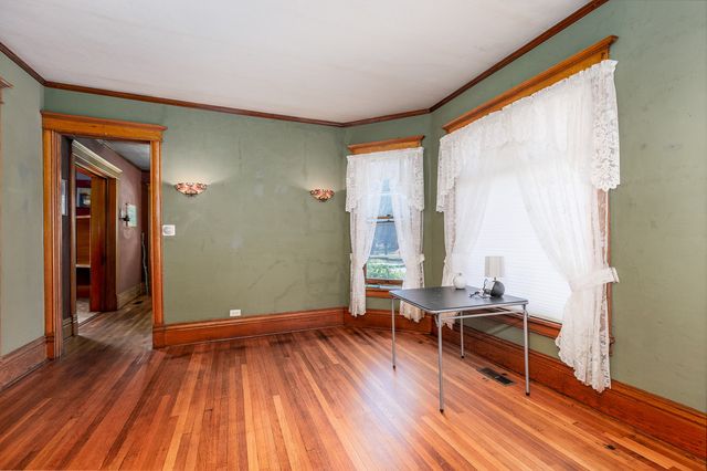 303 N Walnut Street, Wenona, IL 61377