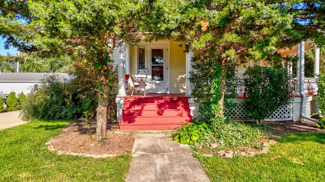 303 N Walnut Street, Wenona, IL 61377