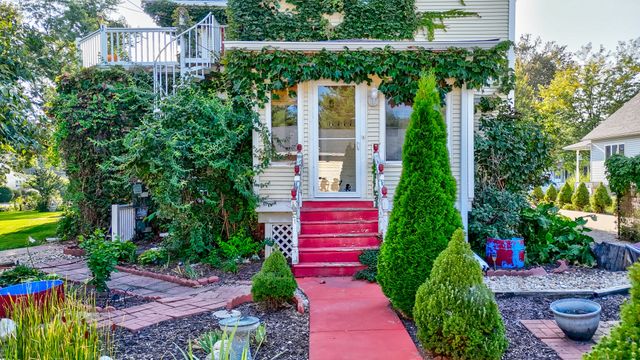 303 N Walnut Street, Wenona, IL 61377