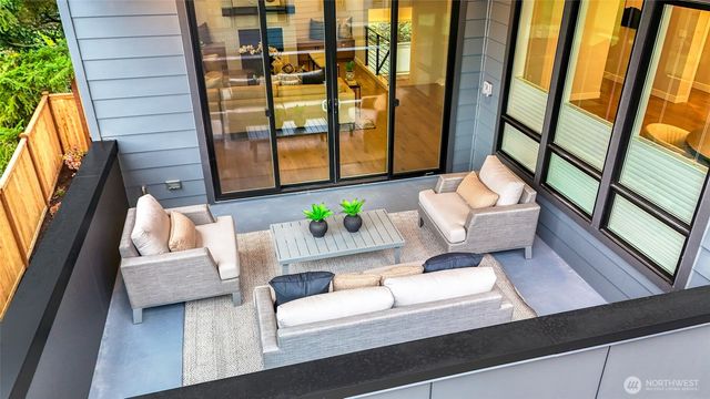 11218 NE 67th Street, Kirkland, WA 98033