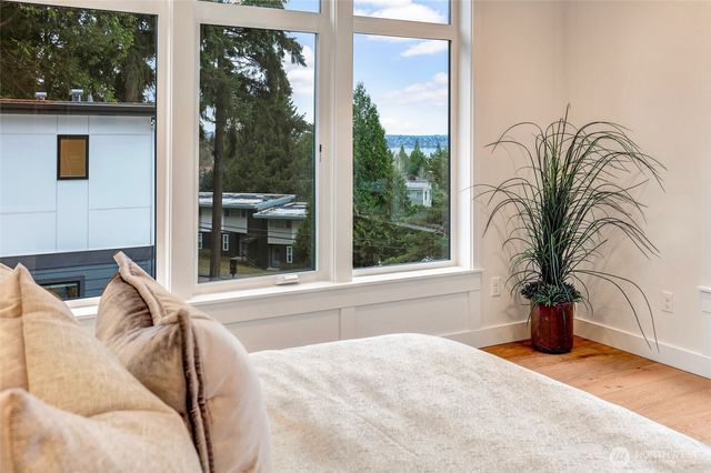 11218 NE 67th Street, Kirkland, WA 98033