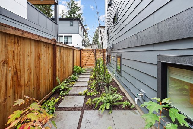 11218 NE 67th Street, Kirkland, WA 98033