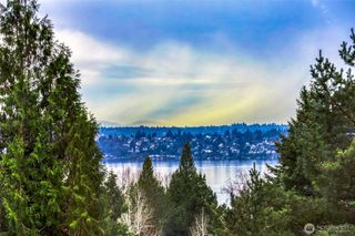 11218 NE 67th Street, Kirkland, WA 98033