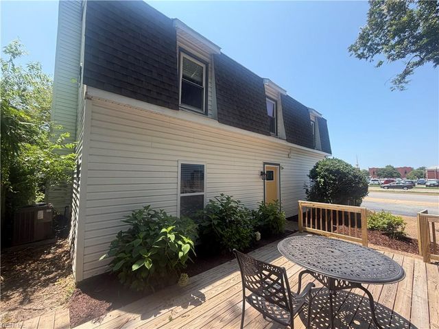 374 Eaton ST, Hampton, VA 23669