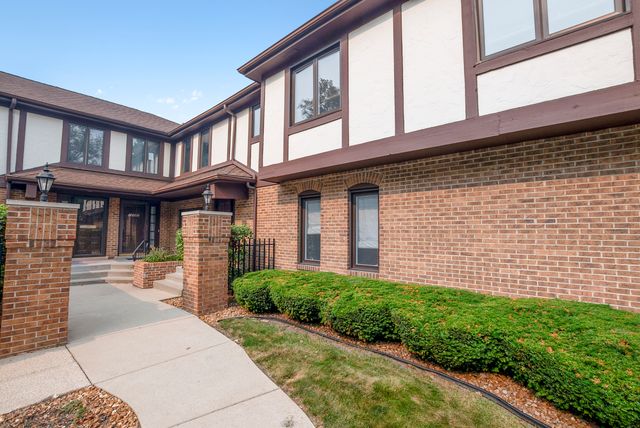 12250 S Dogwood Lane, Palos Heights, IL 60463