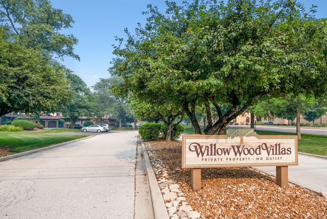 12250 S Dogwood Lane, Palos Heights, IL 60463