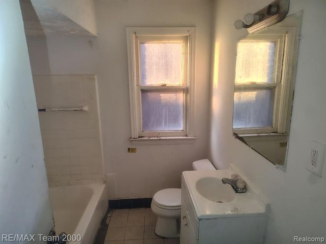19409 Goulburn Street, Detroit, MI 48205