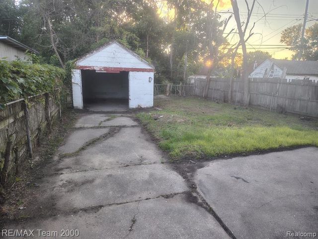 19409 Goulburn Street, Detroit, MI 48205