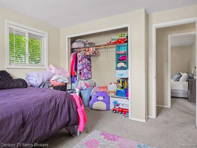 419 Laurie Drive, Flushing, MI 48433