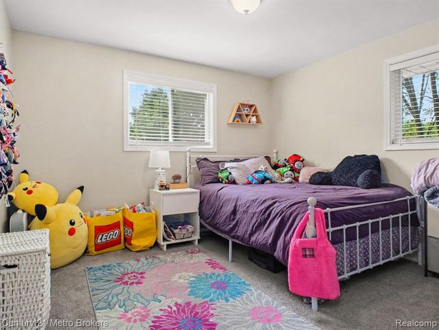 419 Laurie Drive, Flushing, MI 48433