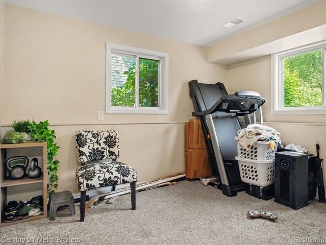 419 Laurie Drive, Flushing, MI 48433