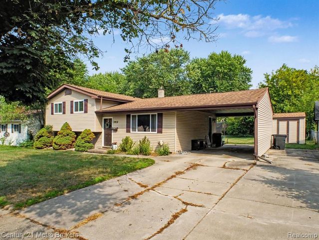 419 Laurie Drive, Flushing, MI 48433