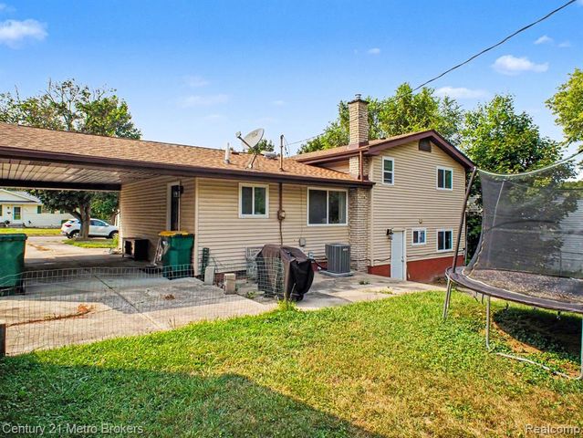 419 Laurie Drive, Flushing, MI 48433