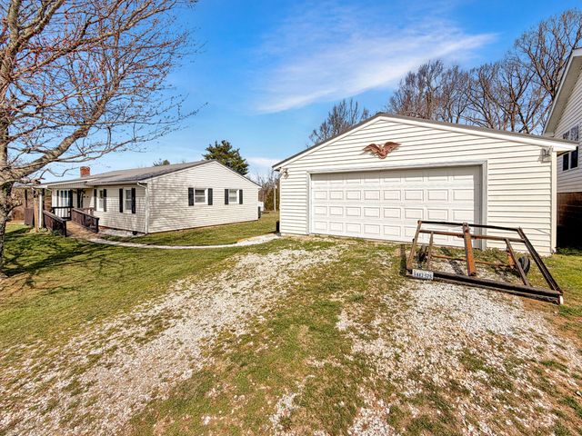 8467 Bear Ridge RD, Copper Hill, VA 24079