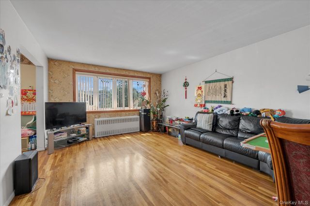921 127th Street, College Point, NY 11356